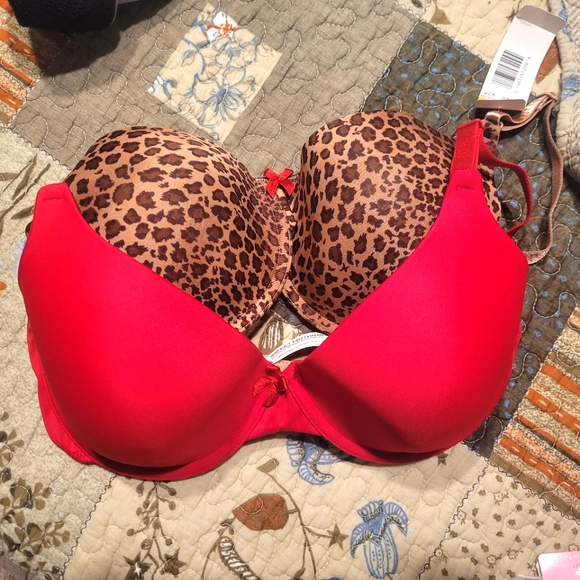 Other - 2 NEW BRAS SIZW 38C